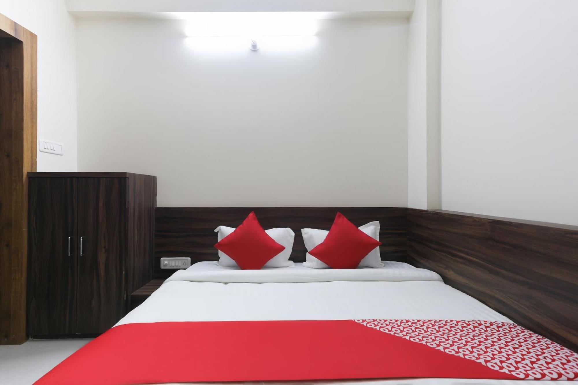OYO 46617 La Flora Indore Exterior foto