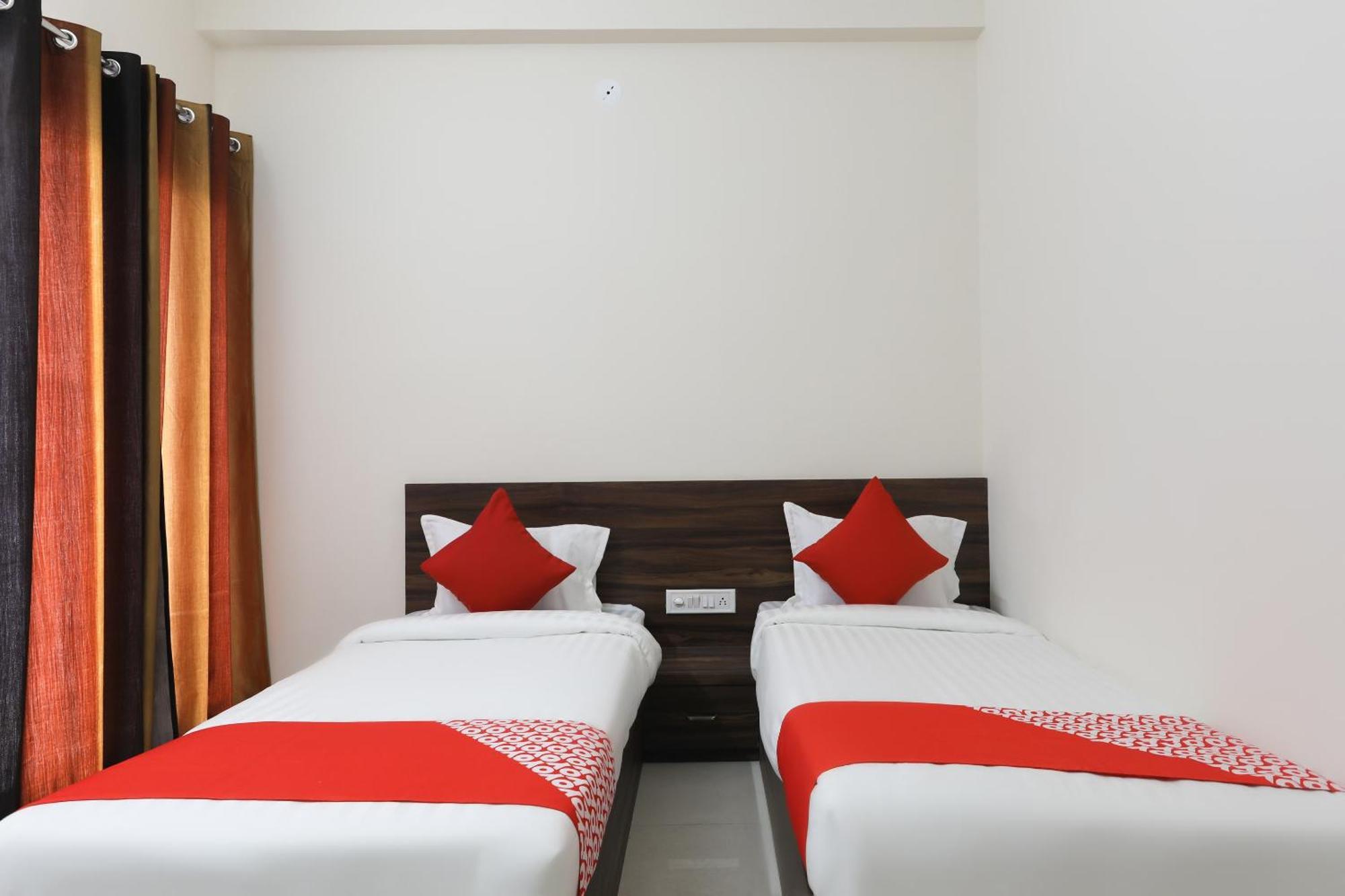 OYO 46617 La Flora Indore Exterior foto