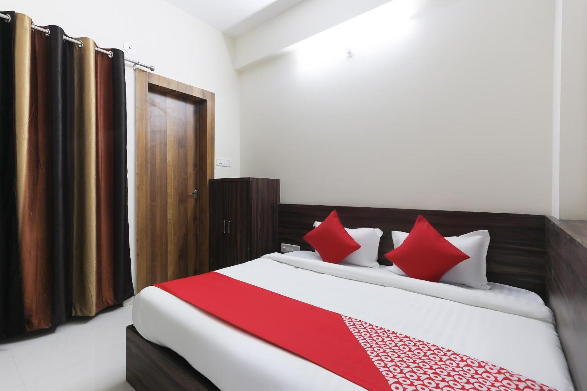 OYO 46617 La Flora Indore Exterior foto