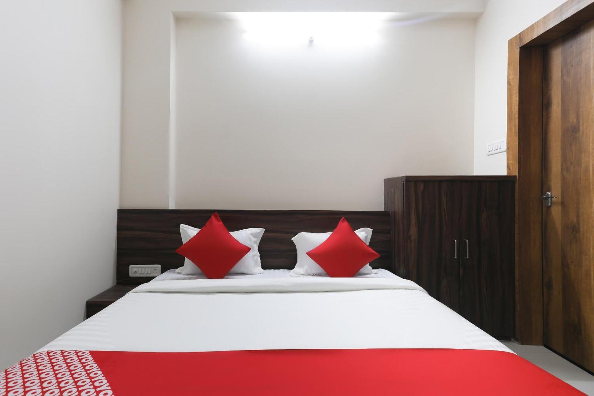 OYO 46617 La Flora Indore Exterior foto