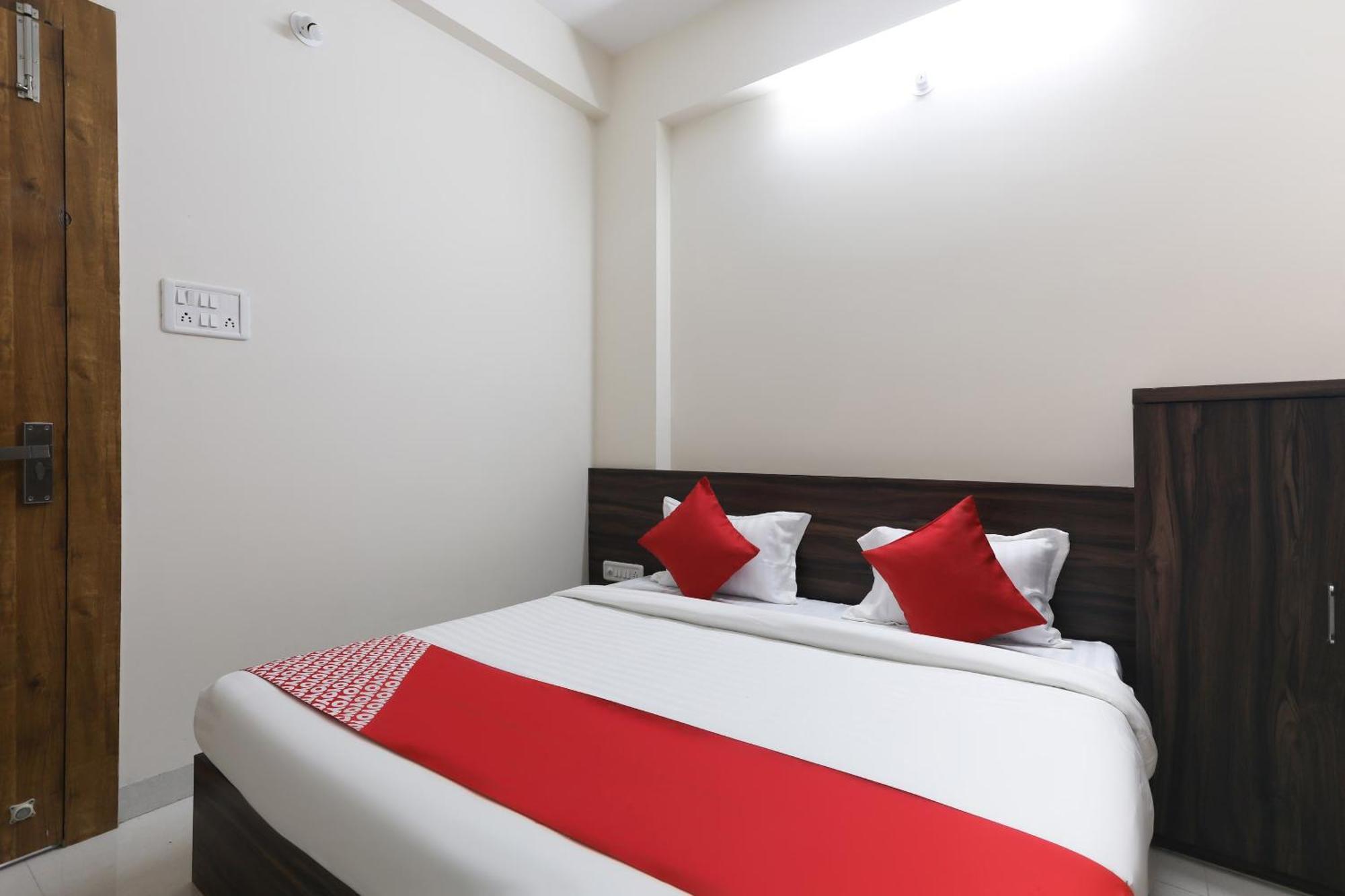 OYO 46617 La Flora Indore Exterior foto