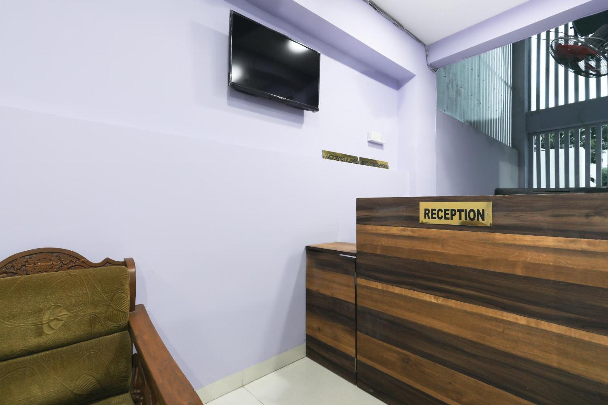 OYO 46617 La Flora Indore Exterior foto