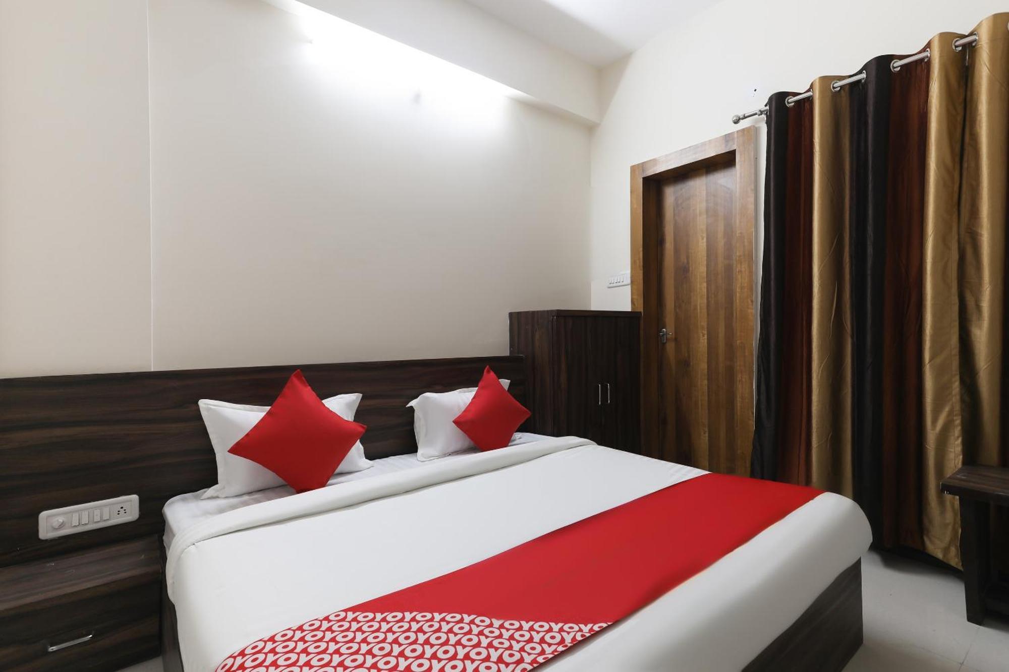 OYO 46617 La Flora Indore Exterior foto